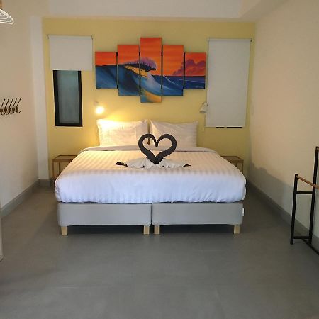 Отель Baan Andaman Sea Surf Patong Экстерьер фото