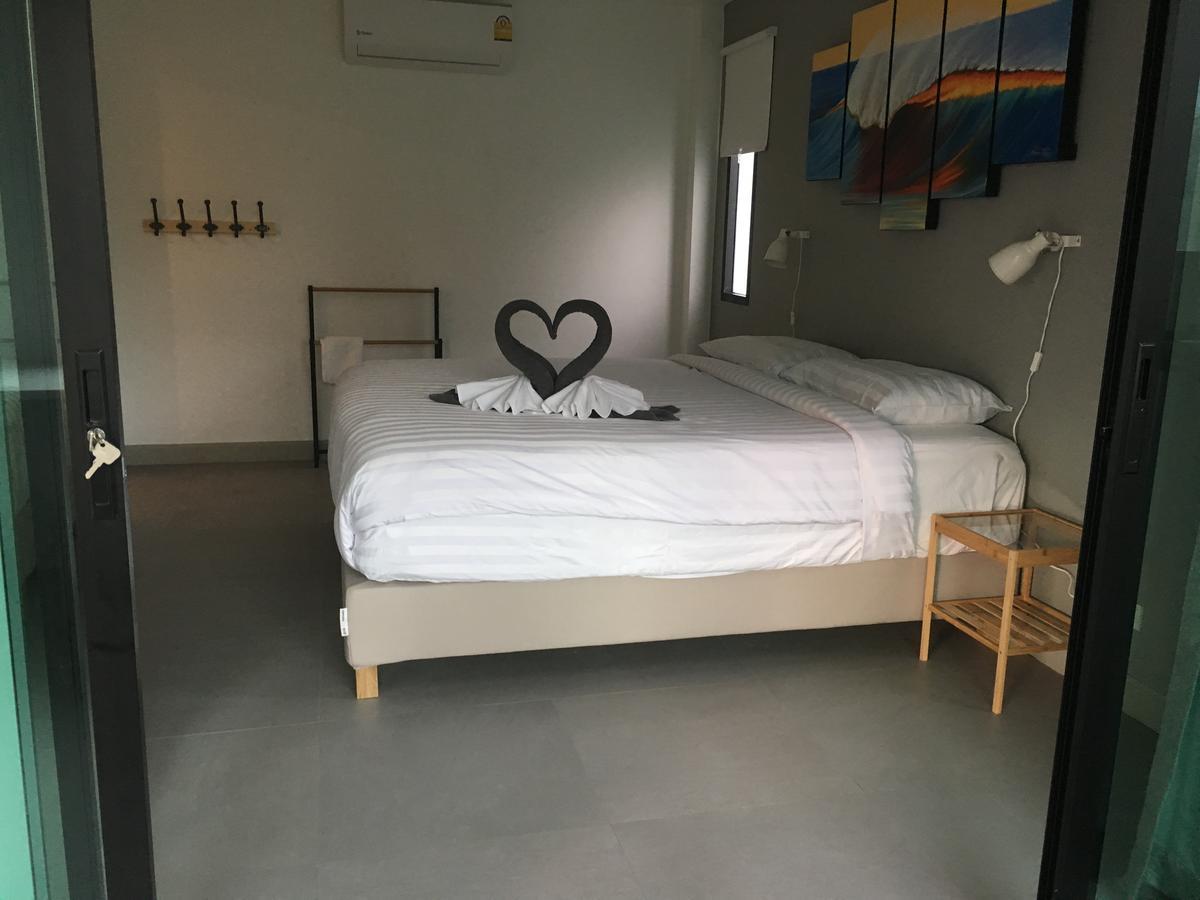 Отель Baan Andaman Sea Surf Patong Экстерьер фото